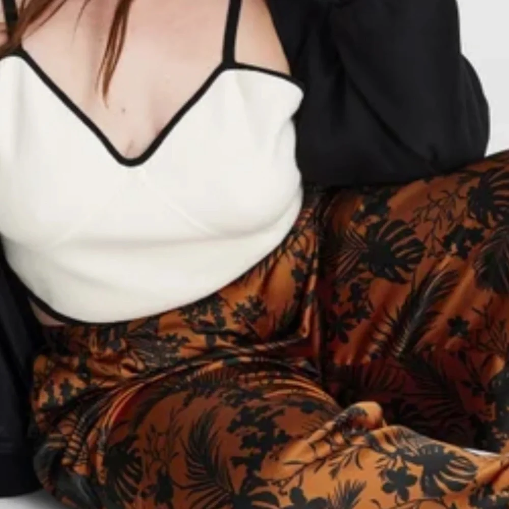 NWT! Future Collective Kahlana Barfield Brown V-neck bralette sweater top - Picture 1 of 5